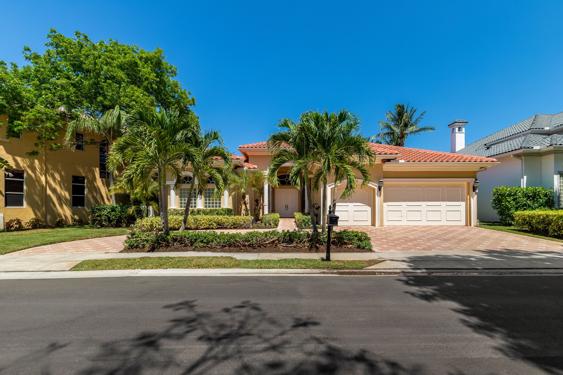 Facade of elegant colonial-style mansion in Boca Raton